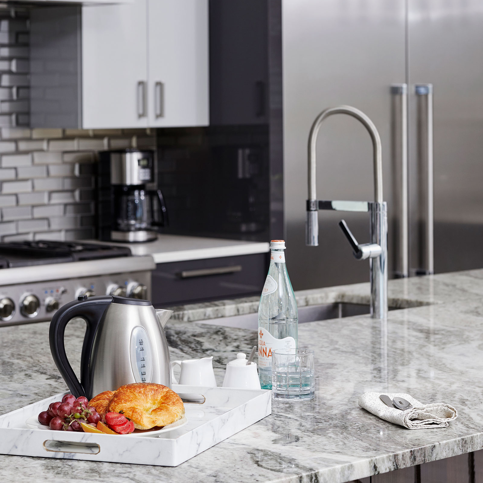 Small gray lazy image