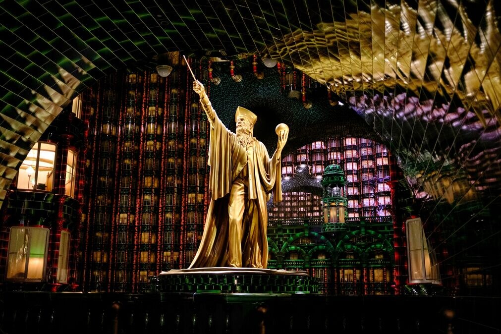 Ministry of Magic statue at Epic