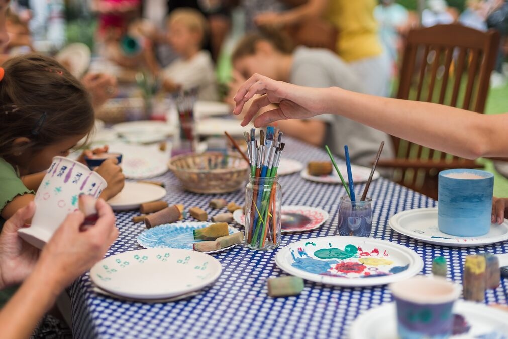 arts and crafts painting vases
